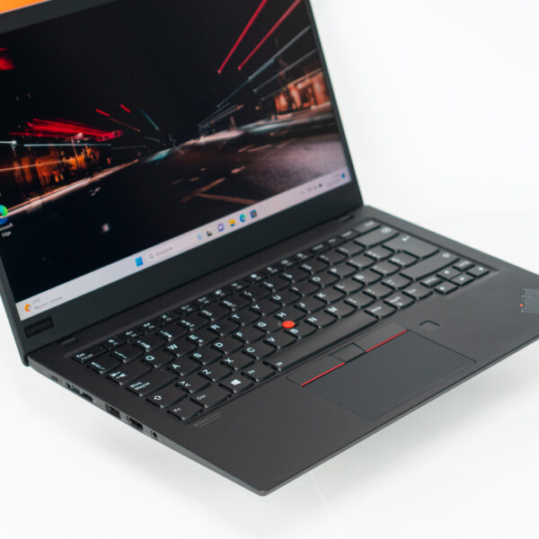 DSC08080 Lenovo ThinkPad X1 Carbon Core i5-8th Tactile