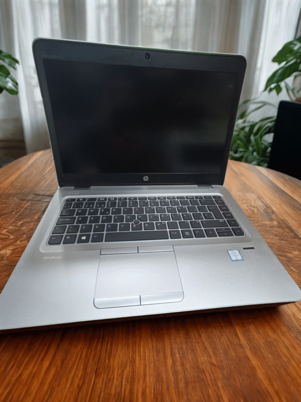 HP EliteBook 840 G3 - Core i7 6ème génération - RAM 8 - DISC DUR 256 - 14'' FHD
